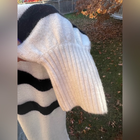 MICHAEL KORS Turtle neck Sweater women’s size Medium - Picture 11 of 12